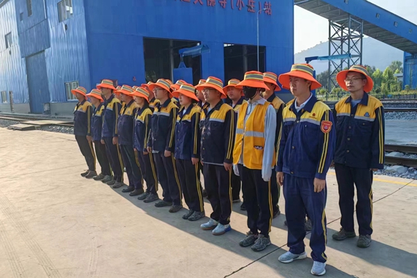 1690420829213543.jpg 班組軍事訓(xùn)練_副本.jpg