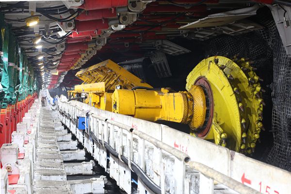 1692154520724743.jpg 彬長礦區首個300米超長智能化工作面_副本.jpg