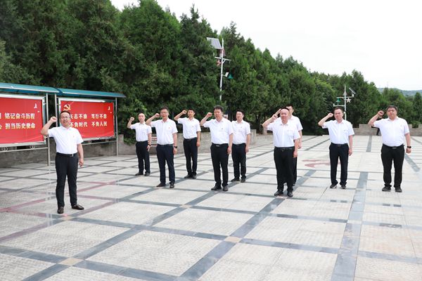 1692926553164249.jpg 重溫入黨誓詞_副本.jpg