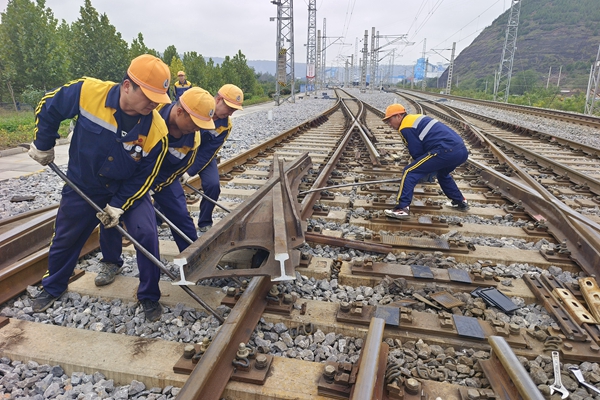 更換鋼軌 (2)_副本.jpg