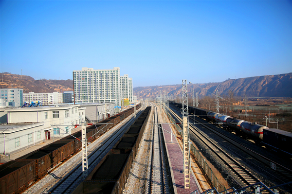 1——前3季度 經濟運行逆市“飚紅”.jpg