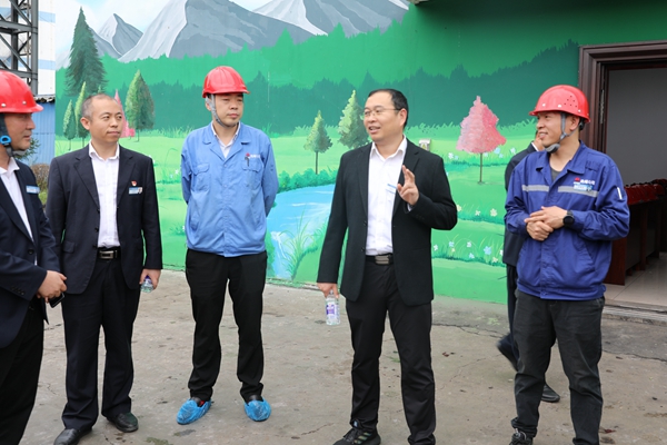 1699346128175928.jpg 調研下基層_副本.jpg