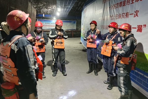 1699346151526986.jpg 現場辦公_副本.jpg