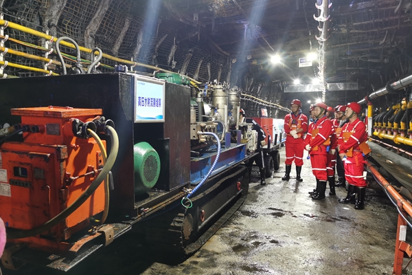 1699839275159897.jpg 3.現(xiàn)場(chǎng)會(huì)國家局交流_副本.jpg