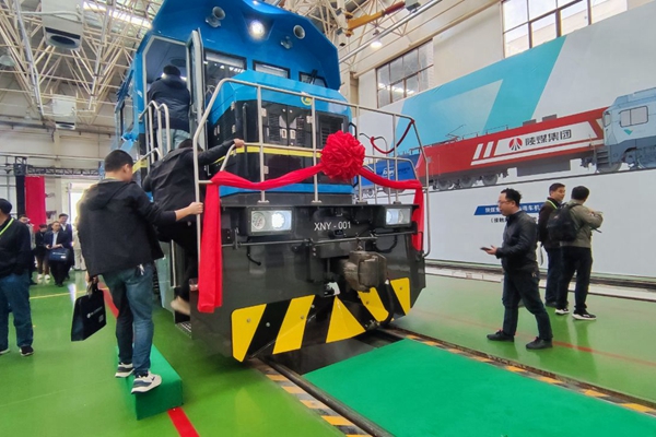 1700204197135859.jpg 參加電力機車下線儀式_副本.jpg