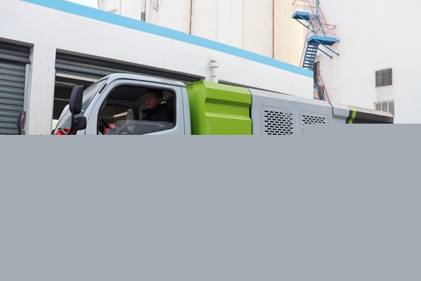 1701239053673353.jpg 井下防爆車_副本.jpg