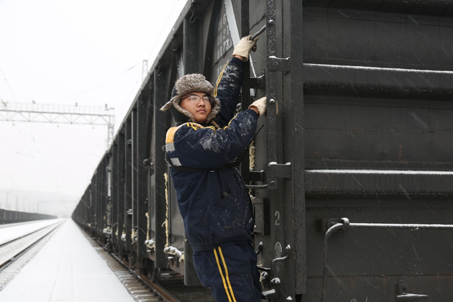 1702629370134407.jpg 連接員領車_副本.jpg