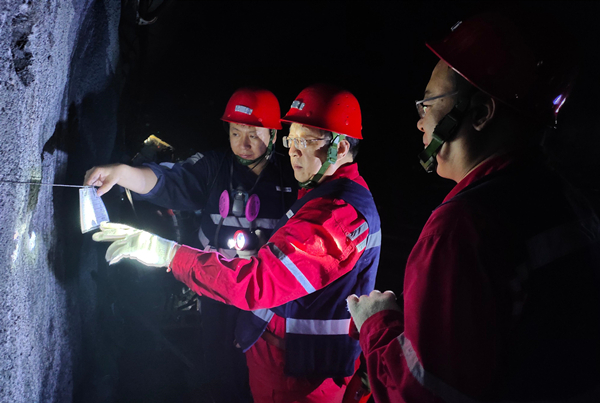 4、創建安全長效機制 安全生產彰顯“新擔當”_副本.jpg