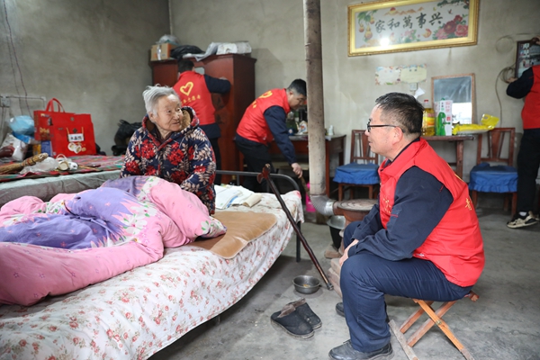 1709626113545420.jpg 走訪慰問_副本.jpg