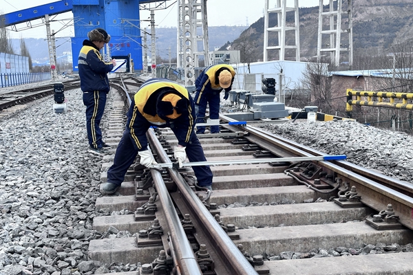 1710121861117913.jpg 對(duì)線路進(jìn)行檢測(cè)_副本.jpg