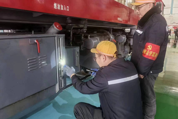 1712022943195591.jpg 機車保養確保正常運行_副本.jpg