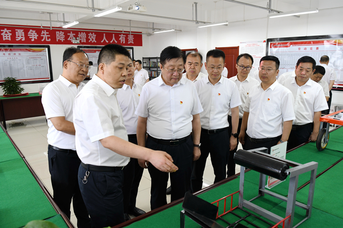 1718703617116591.jpg 2——孟村礦黨員創(chuàng)新攻關(guān)成果展_副本.jpg