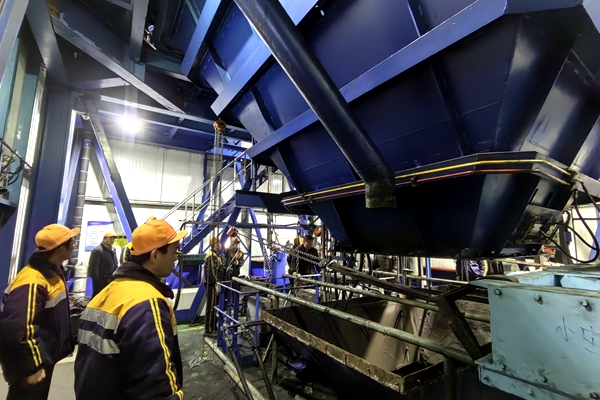 1737444051830275.jpg 更換耐磨板_副本.jpg