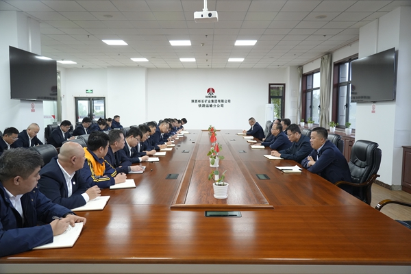 1761014715604377.jpg 召開(kāi)調(diào)度例會(huì)_副本.jpg