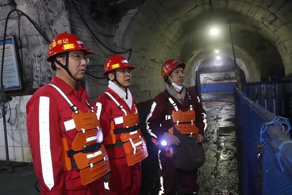 1765528850408936.jpg 白書記-小莊.jpg