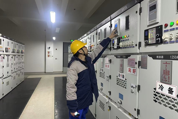 1765959379198634.jpg 2.按照標準化作業流程進行巡檢_副本.jpg