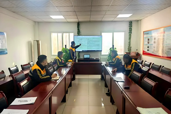 1768555544117602.jpg 班前會業務培訓_副本.jpg